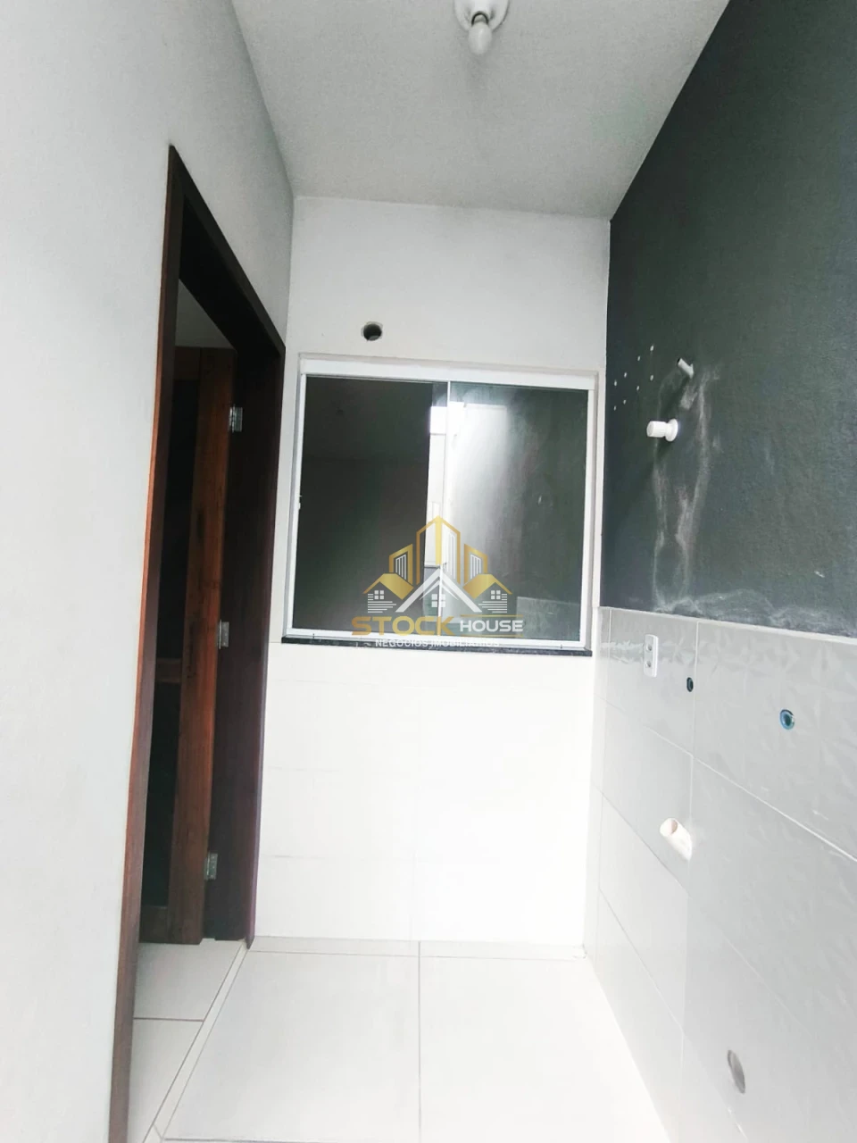 Imagens do imóveis CASA GEMINADA PLANTA BAIXA