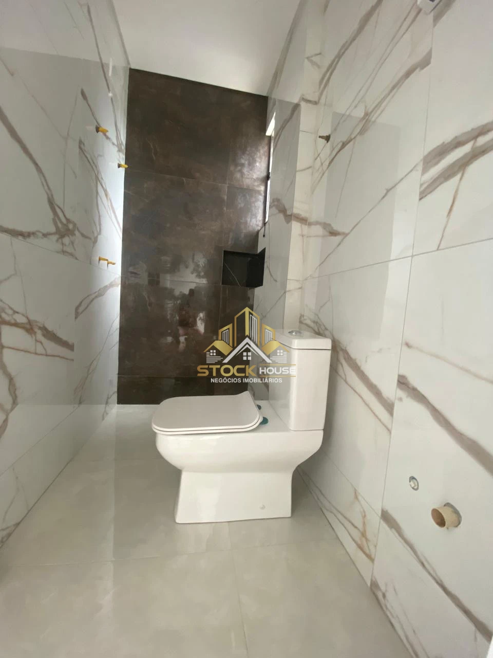 Imagens do imóveis SOBRADO GEMINADO NOVO,  SUÍTE + 2 QUARTOS, A VENDA EM JOINVILLE