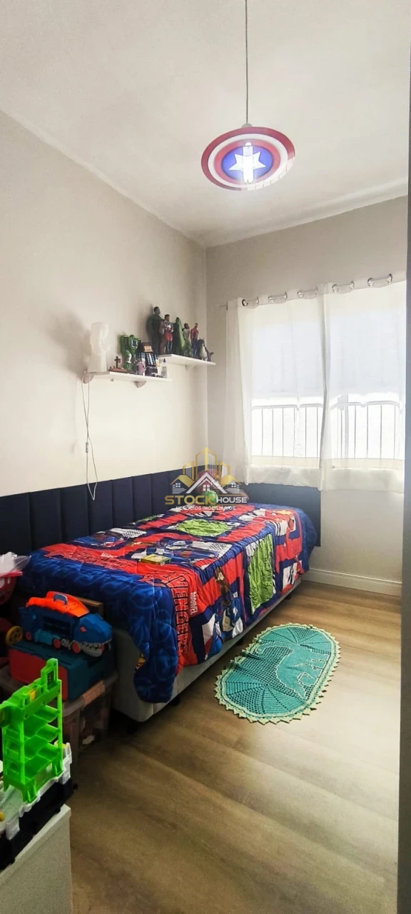 Sobrado Geminado com piscina à venda