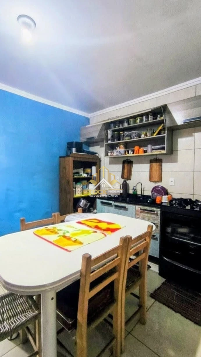 CASA GEMINADA EM ARAQUARI