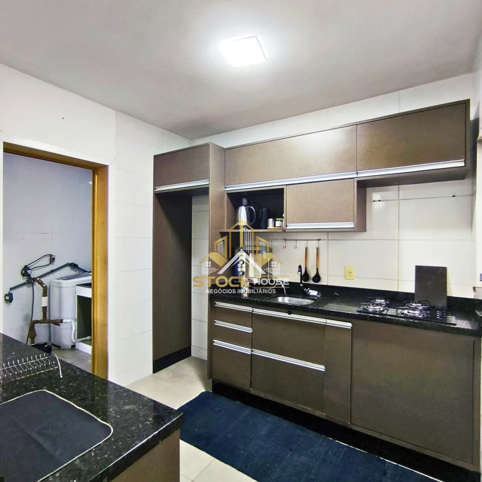 SOBRADO GEMINADO SEMI MOBILIADO, SUÍTE + 2 QUARTOS, A VENDA EM JOINVILLE