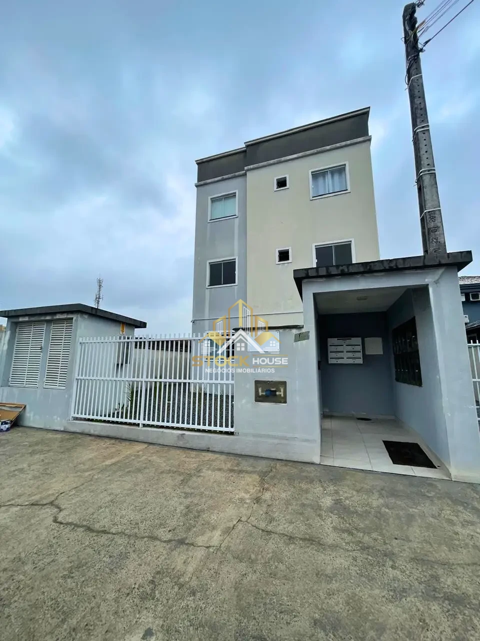 APARTAMENTO SEMI  MOBILIADO, 2 QUARTOS, A VENDA EM JOINVILLE