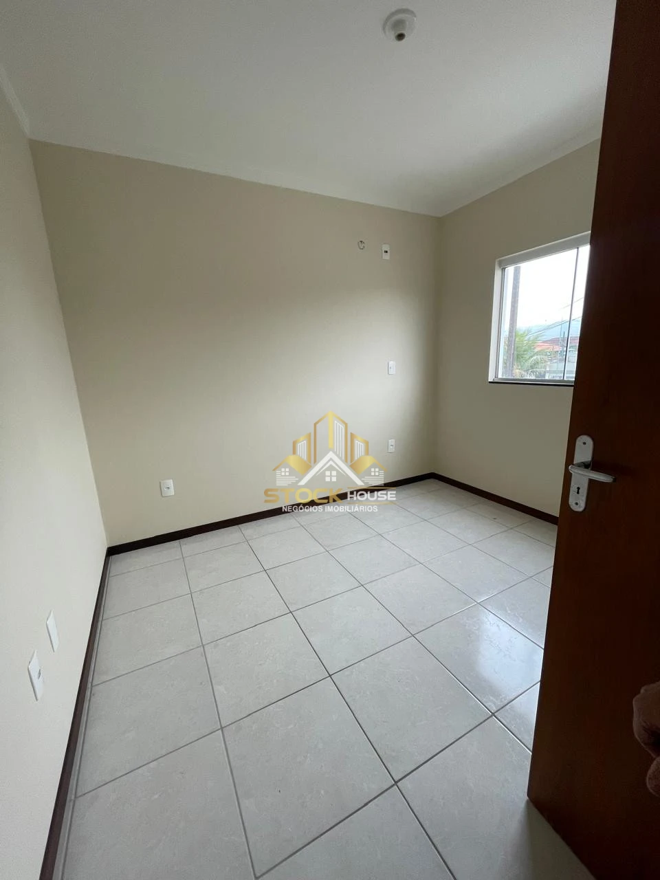 APARTAMENTO SEMI  MOBILIADO, 2 QUARTOS, A VENDA EM JOINVILLE