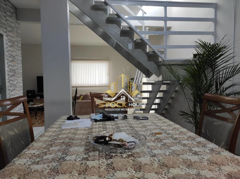 Imagens do imóveis SOBRADO COM 1 SUÍTE + 2 QUARTOS