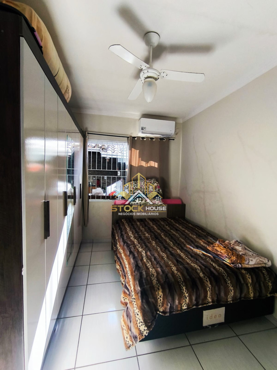 Imagens do imóveis OPORTUNIDADE CASA GEMINADA PLANTA BAIXA SEMI MOBILIADO BAIRRO ESPINHEIRO