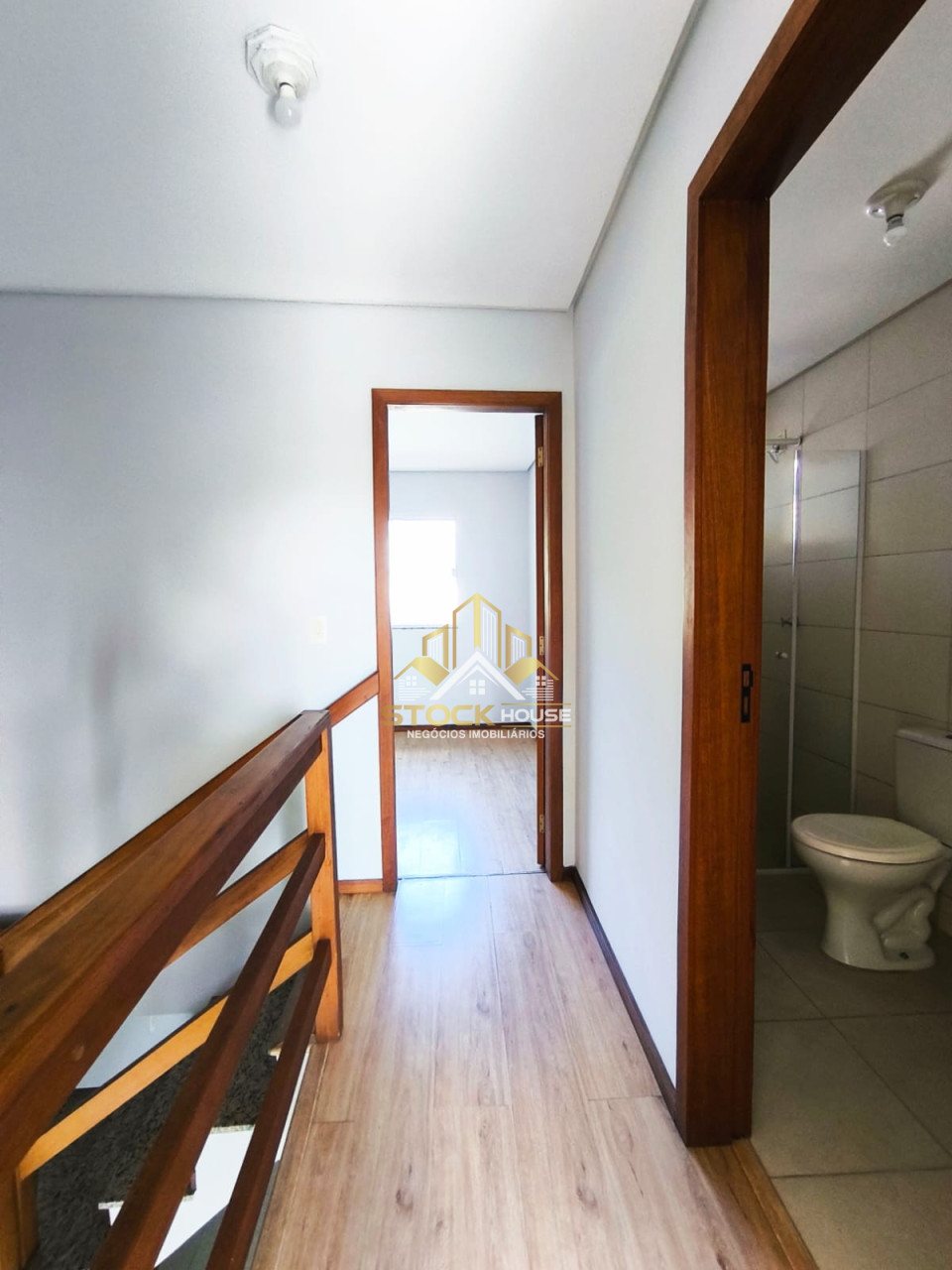 SOBRADO GEMINADO 2 QUARTOS BAIRRO ESPINHEIROS