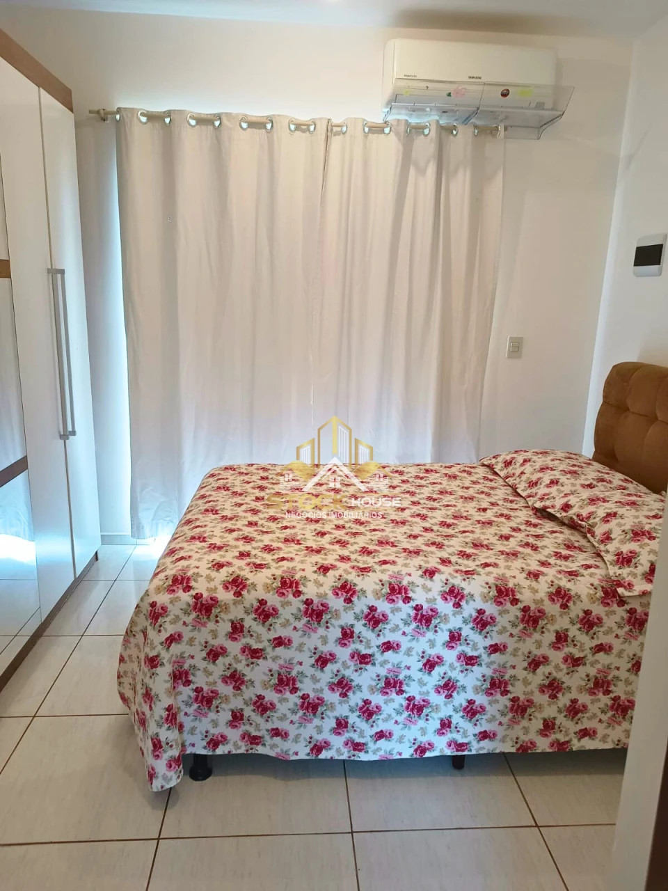 SOBRADO GEMINADO SEMI MOBILIADO, 2 QUARTOS, A VENDA EM JOINVILLE