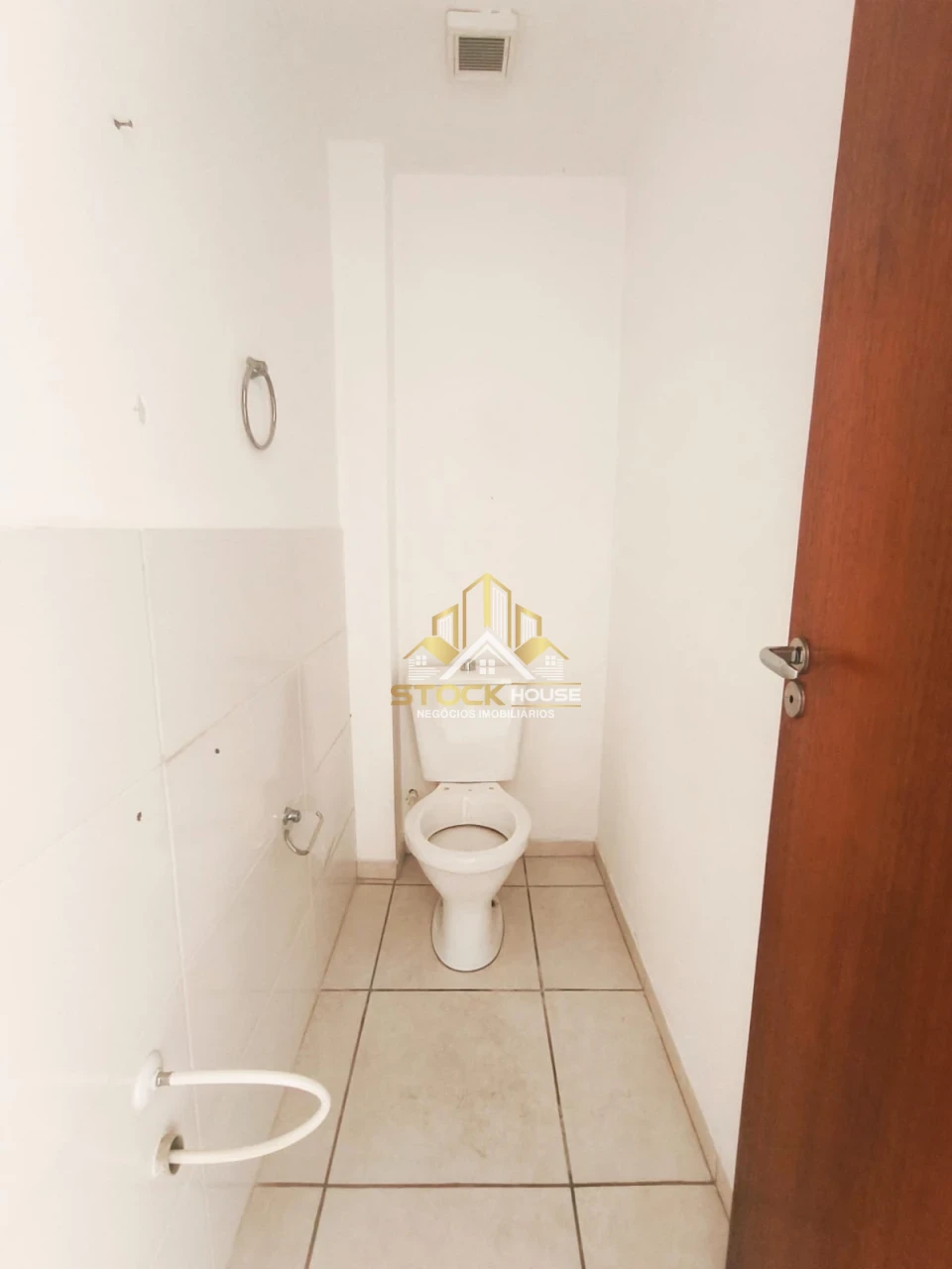 SOBRADO GEMINADO 2 SUITES