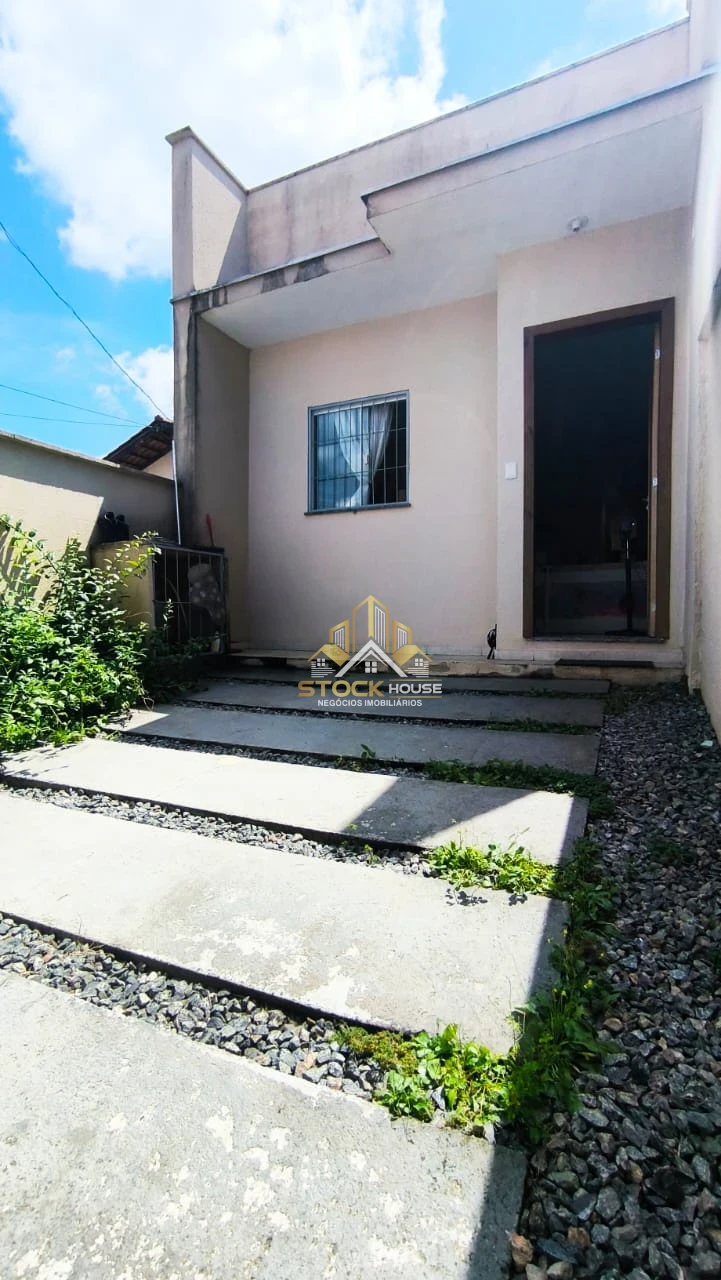 CASA GEMINADA COM 3 QUARTOS