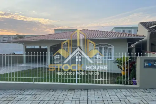 EXCEPCIONAL CASA SEMI MOBILIADA COM 2 SUÍTES + 2 QUARTOS BAIRRO BOEHMERWALD