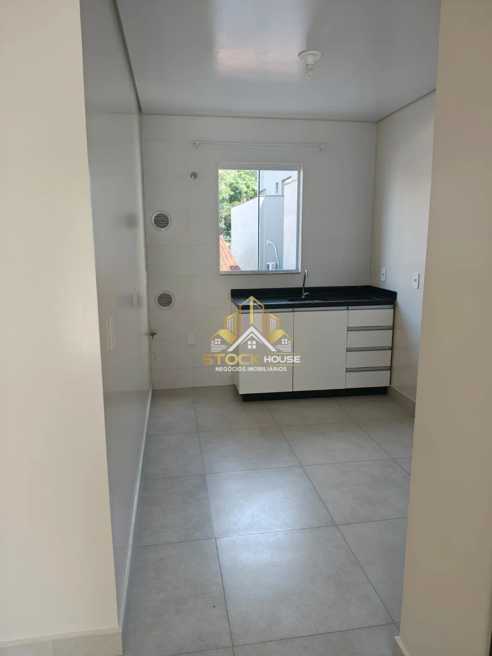 APARTAMENTO COM 3 QUARTOS À VENDA