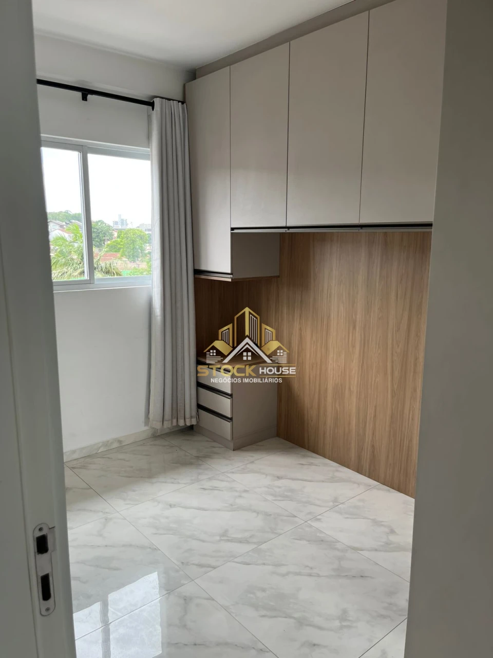 APARTAMENTO SEMI MOBILIADO, 2 QUARTOS, A VENDA EM JOINVILLE