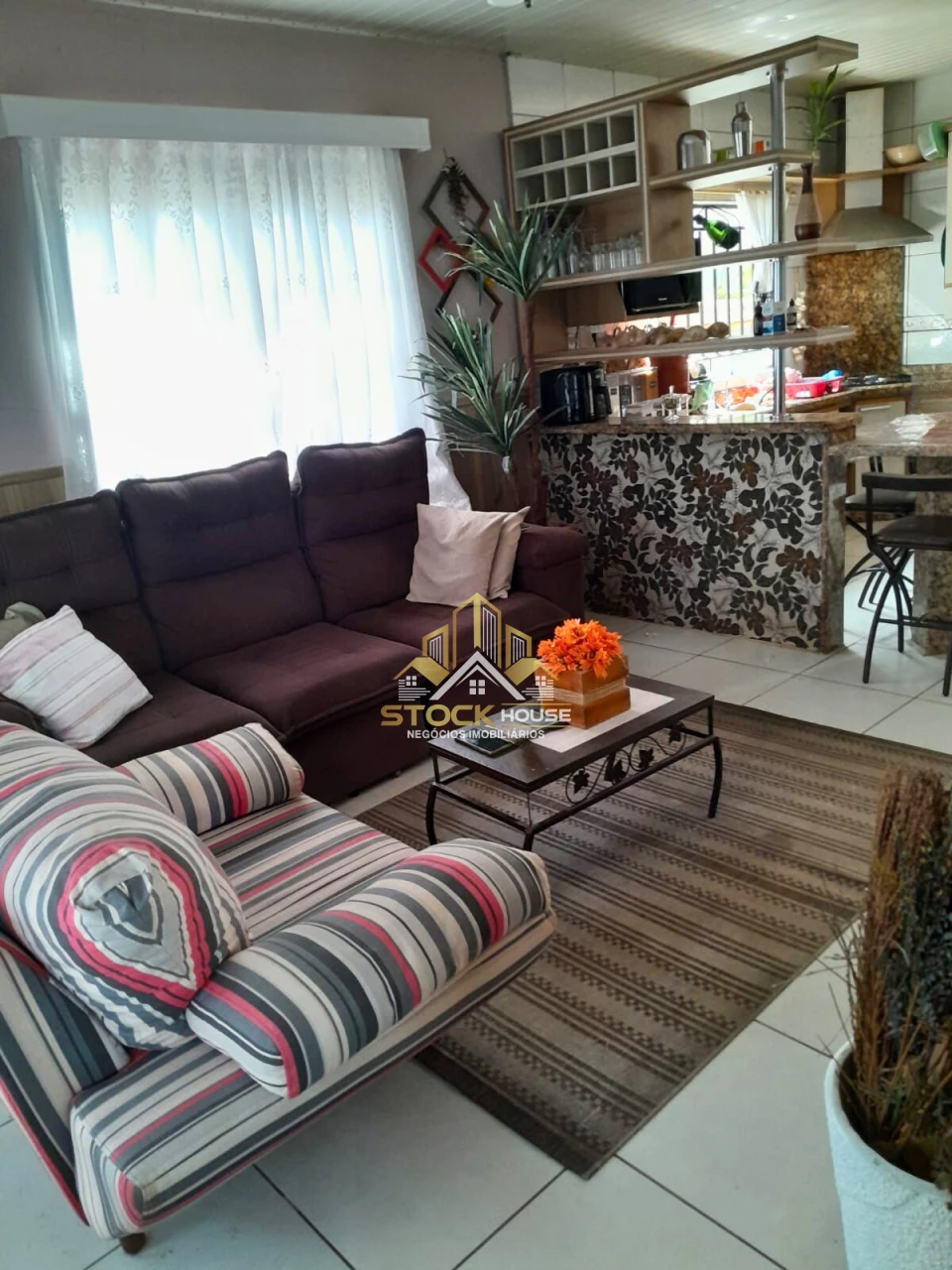 Imagens do imóveis CASA AVERBADA, 3 QUARTOS, SEMI MOBILIADA,  A VENDA EM JOINVILLE