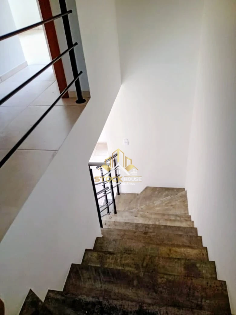 Imagens do imóveis SOBRADO GEMINADO NO PARANAGUAMIRIM