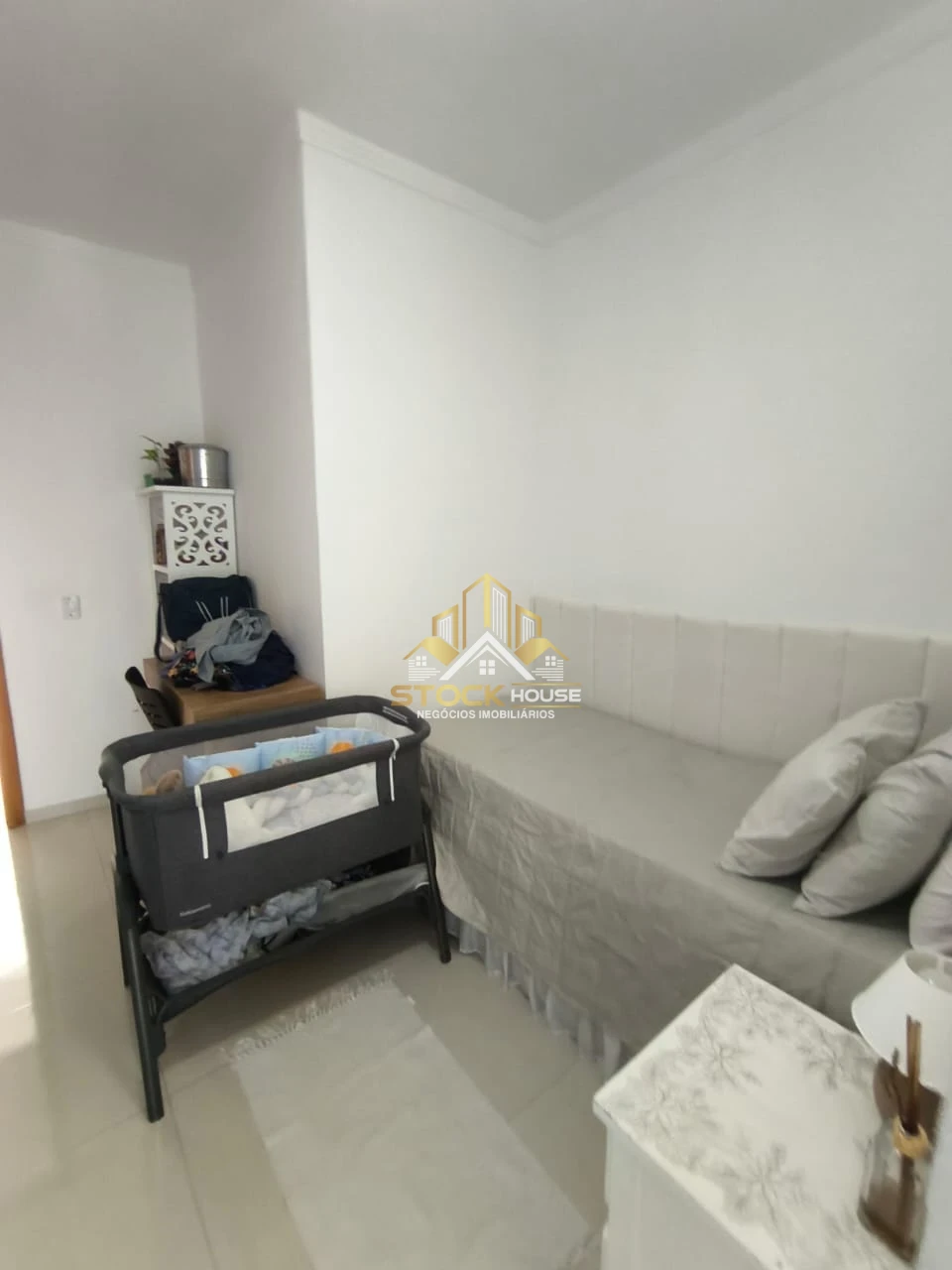 Imagens do imóveis Sobrado geminado com duas suítes a venda