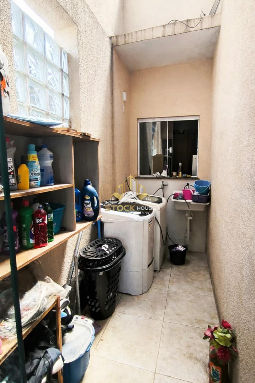 CASA GEMINADA COM 3 QUARTOS