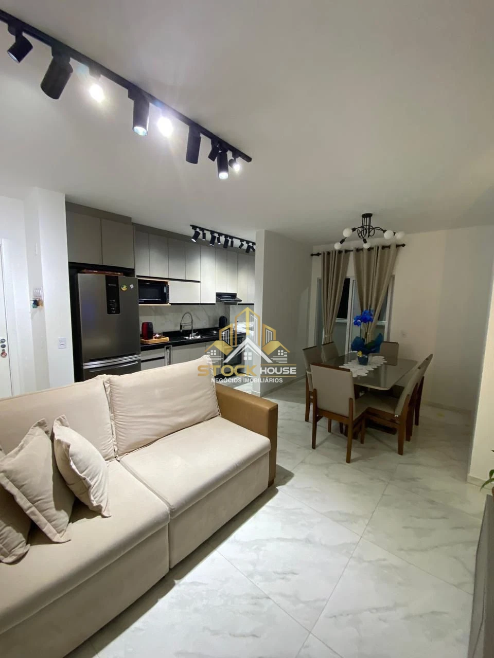 Imagens do imóveis APARTAMENTO SEMI MOBILIADO, 2 QUARTOS, A VENDA EM JOINVILLE