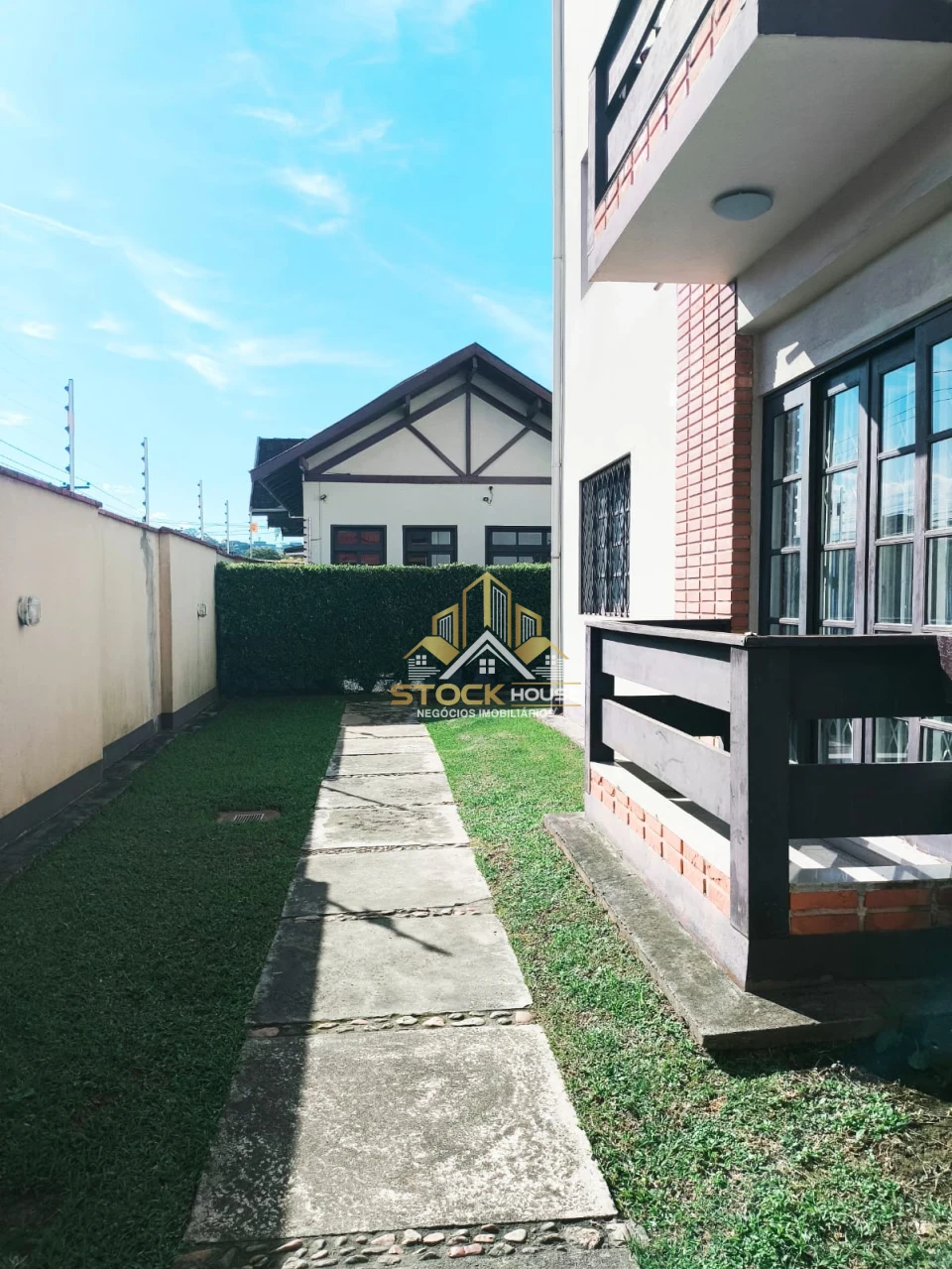 Imagens do imóveis APARTAMENTO CENTRAL COM DOIS QUARTOS