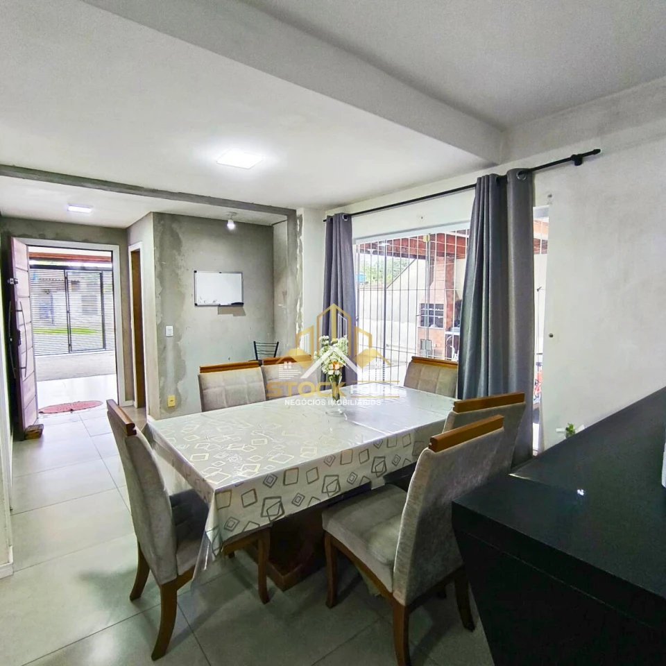 SOBRADO GEMINADO SEMI MOBILIADO, SUÍTE + 2 QUARTOS, A VENDA EM JOINVILLE