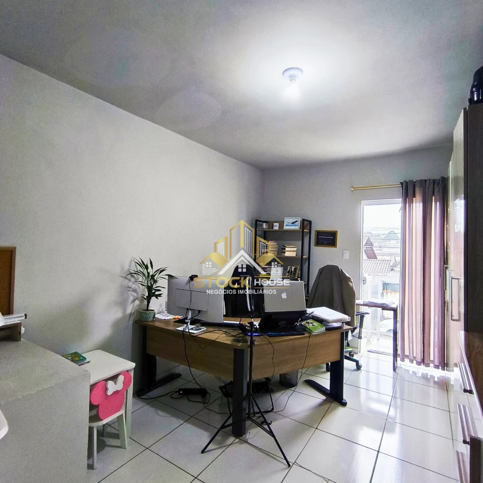 Imagens do imóveis SOBRADO GEMINADO, SUÍTE + 1 QUARTO, A VENDA EM JOINVILLE