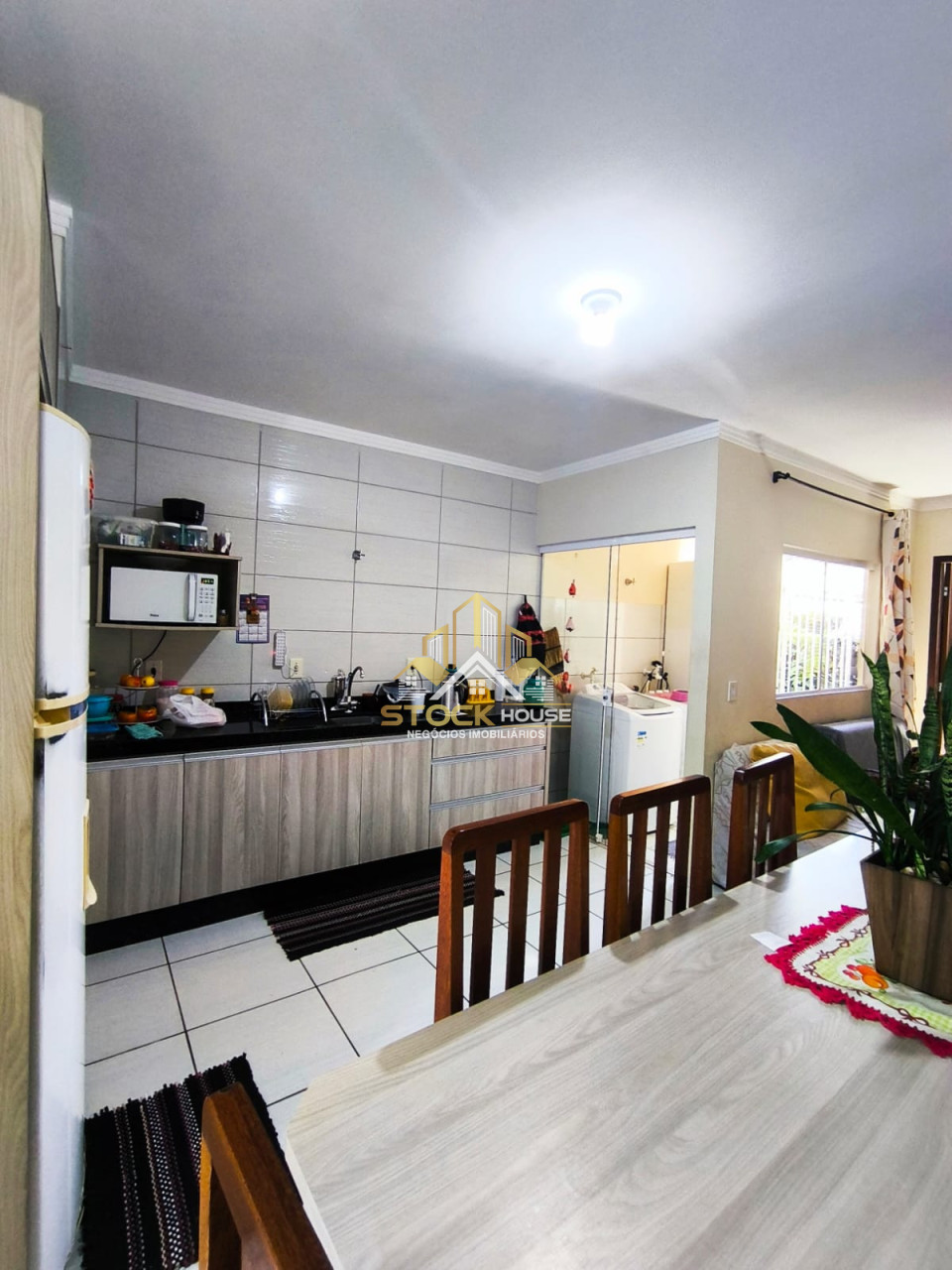 Imagens do imóveis OPORTUNIDADE CASA GEMINADA PLANTA BAIXA SEMI MOBILIADO BAIRRO ESPINHEIRO