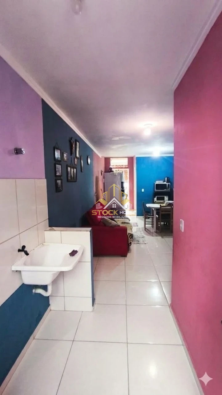 CASA GEMINADA EM ARAQUARI