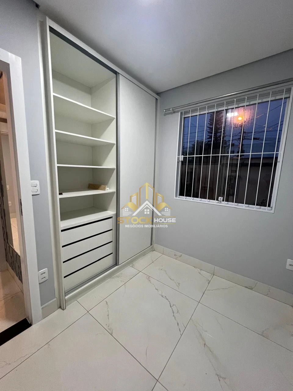 Imagens do imóveis LINDO APARTAMENTO SEMI MOBILIADO 2 QUARTOS BAIRRO GUANABARA