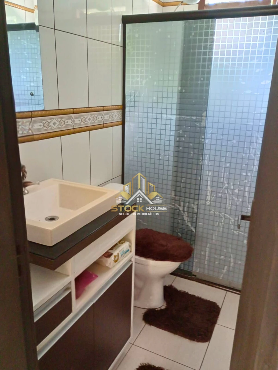 Imagens do imóveis CASA AVERBADA, 3 QUARTOS, SEMI MOBILIADA,  A VENDA EM JOINVILLE