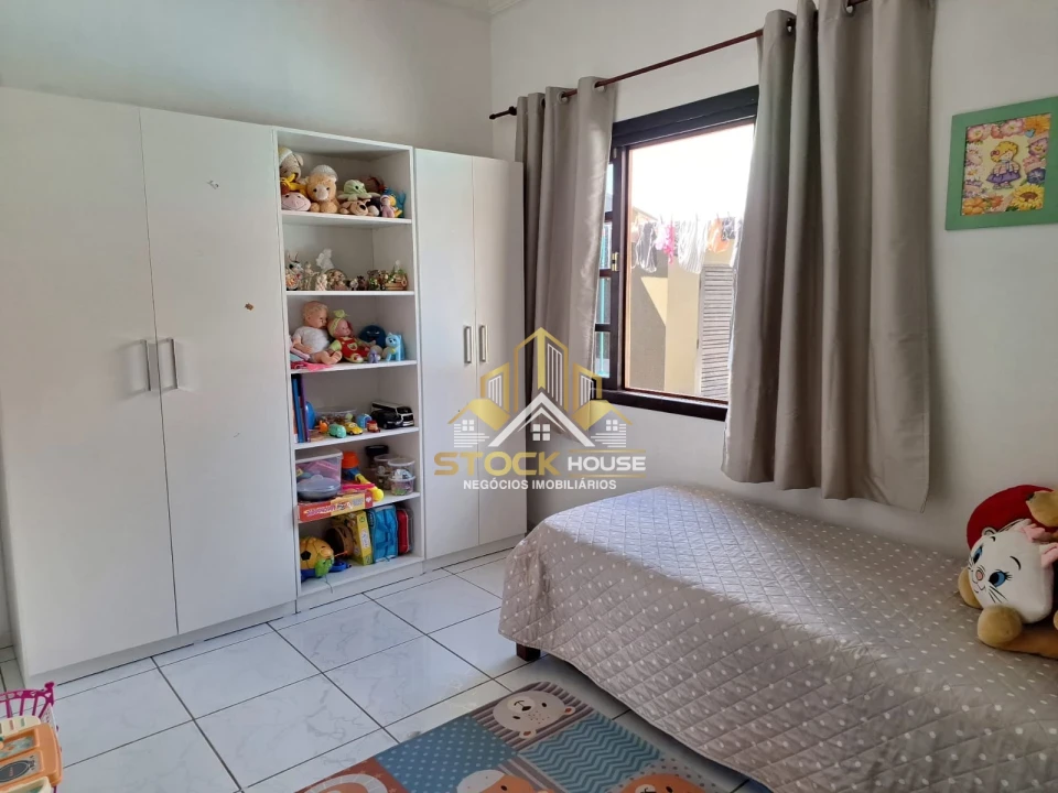 Imagens do imóveis CASA ESCRITURADA COM PISCINA