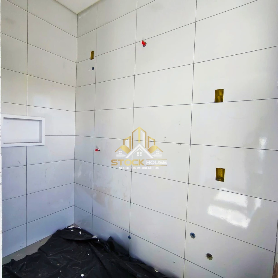 SOBRADO GEMINADO NOVO, 1 SUÍTE + 1 QUARTO, A VENDA EM JOINVILLE