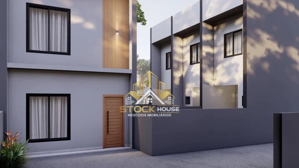 Sobrado Geminado À Venda