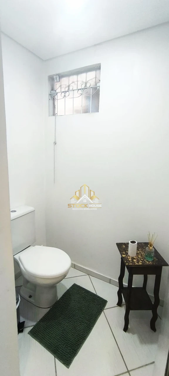 Sobrado Geminado com piscina à venda