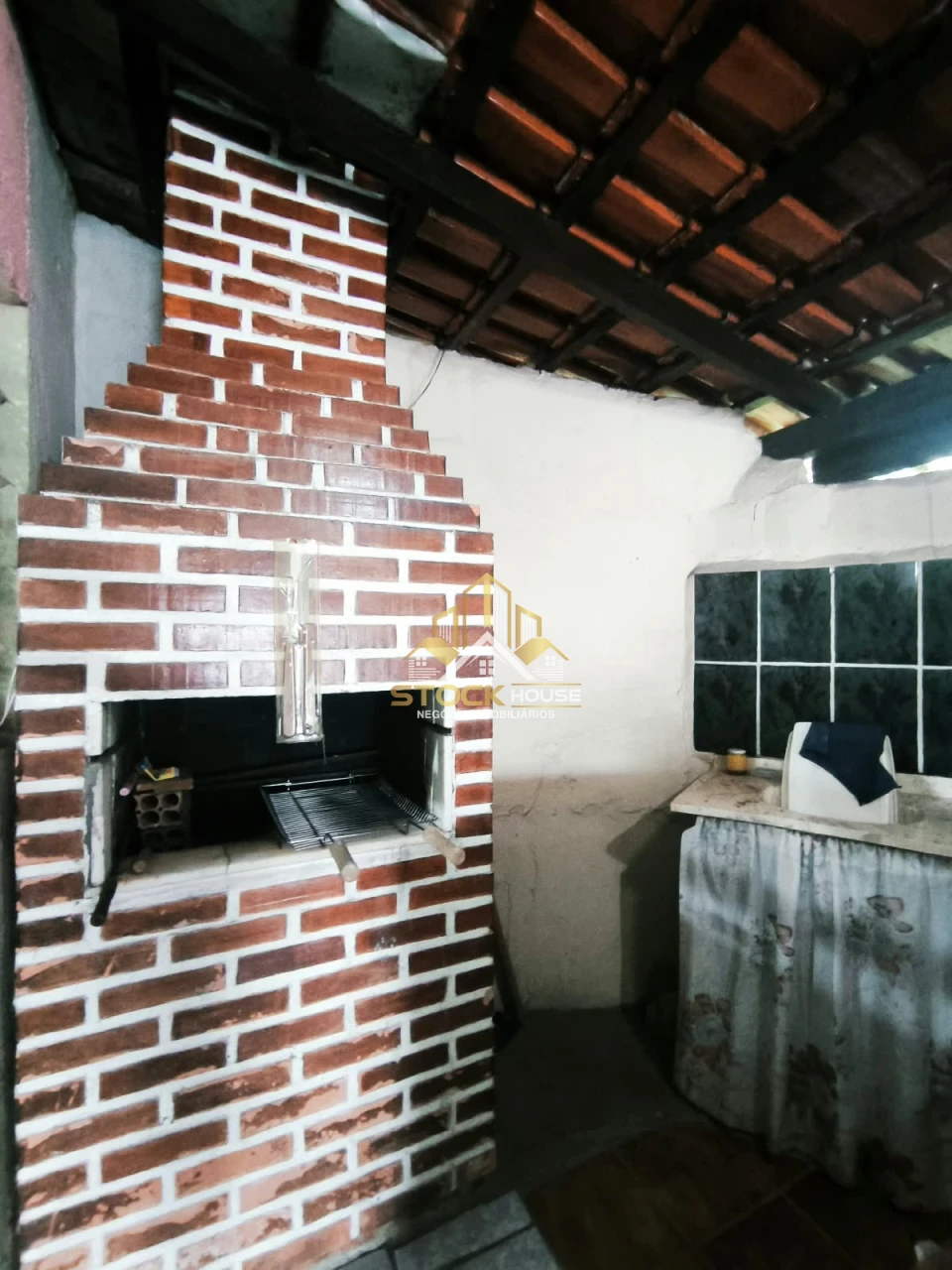 Imagens do imóveis CASA ESCRITURADA GUANABARA