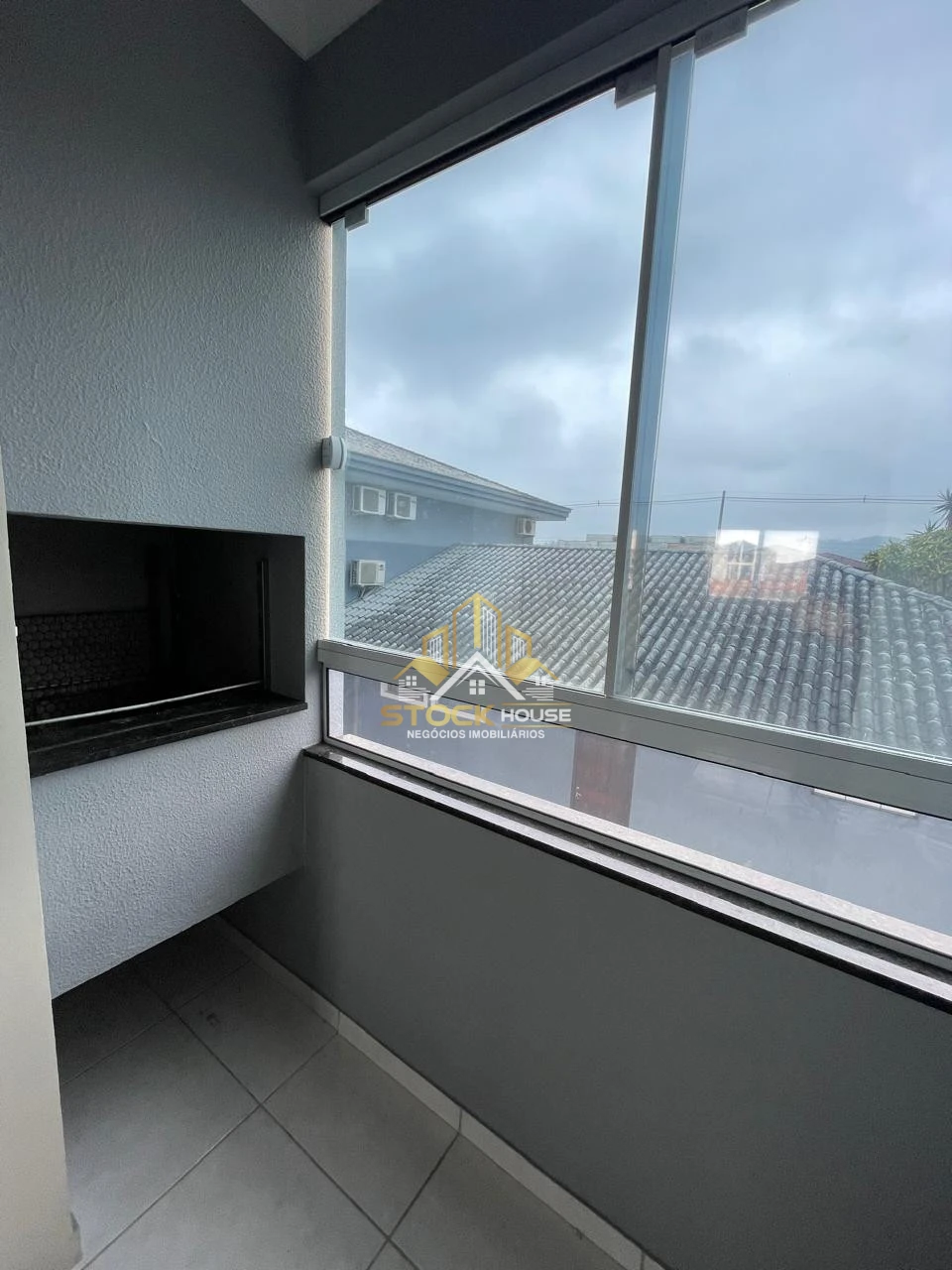 APARTAMENTO SEMI  MOBILIADO, 2 QUARTOS, A VENDA EM JOINVILLE