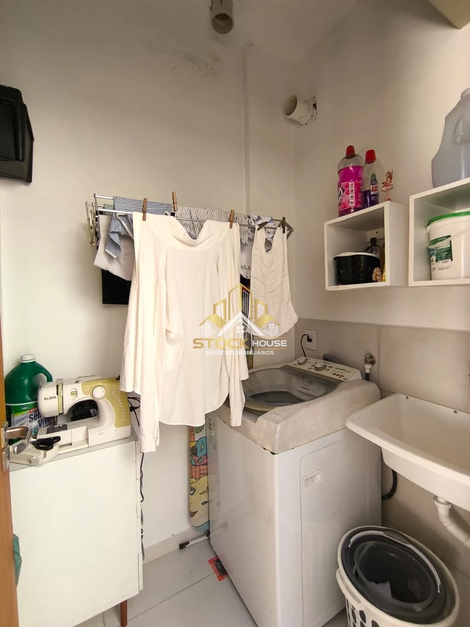 Imagens do imóveis Sobrado geminado com duas suítes a venda