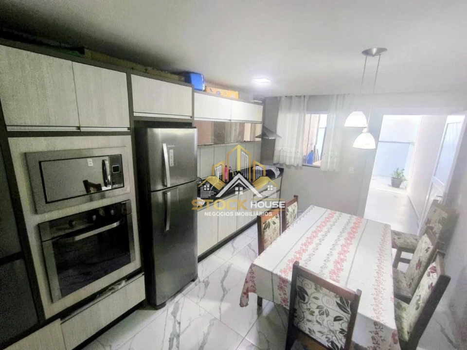 Imagens do imóveis SOBRADO GEMINADO À VENDA