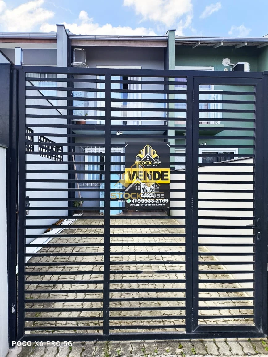 Imagens do imóveis SOBRADO GEMINADO À VENDA