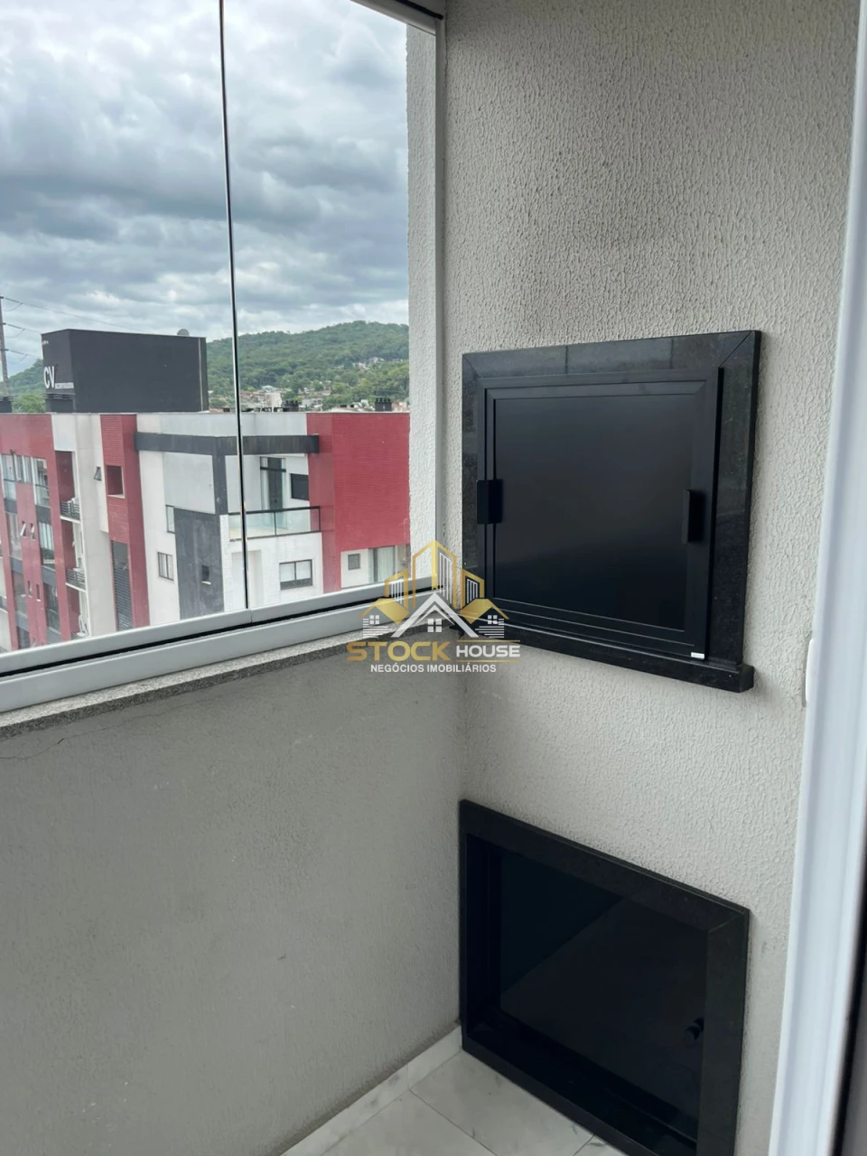 APARTAMENTO SEMI MOBILIADO, 2 QUARTOS, A VENDA EM JOINVILLE
