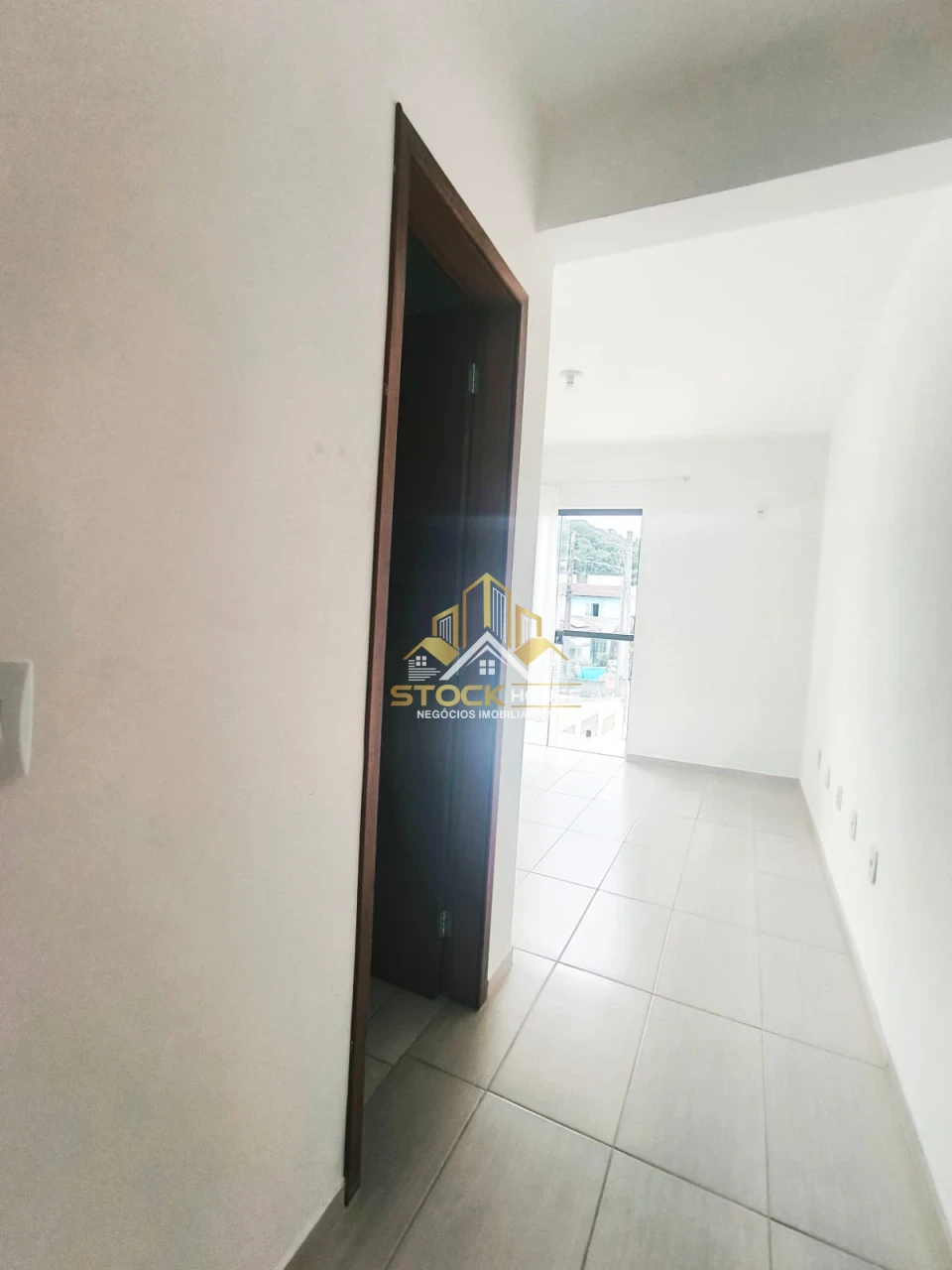 SOBRADO GEMINADO 2 SUITES