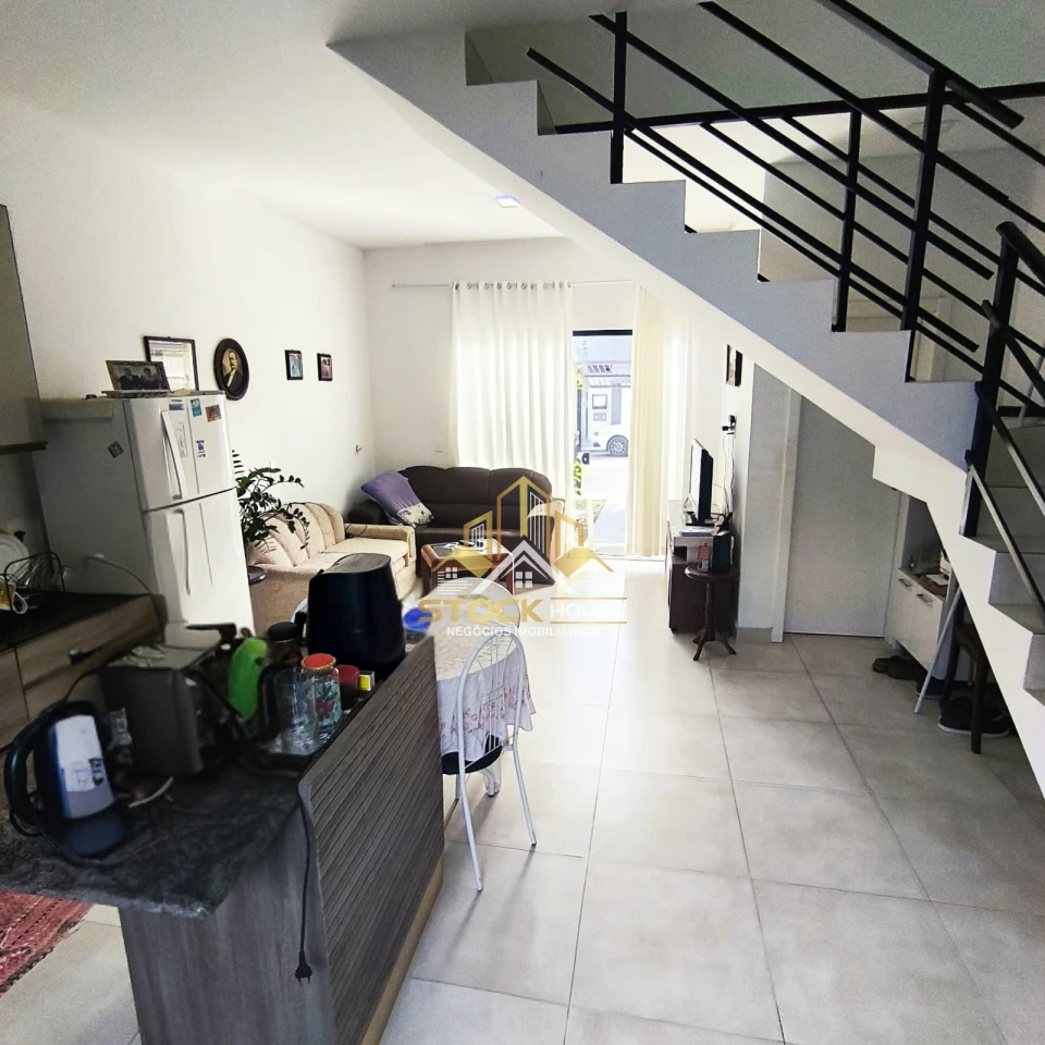 SOBRADO GEMINADO SUÍTE + 1 QUARTO A VENDA EM JOINVILLE