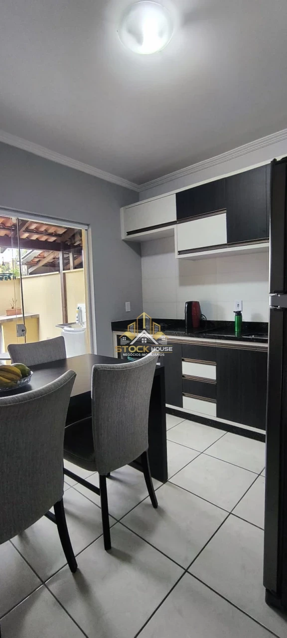 Imagens do imóveis Casa Geminada À Venda Espinheiros Joinville