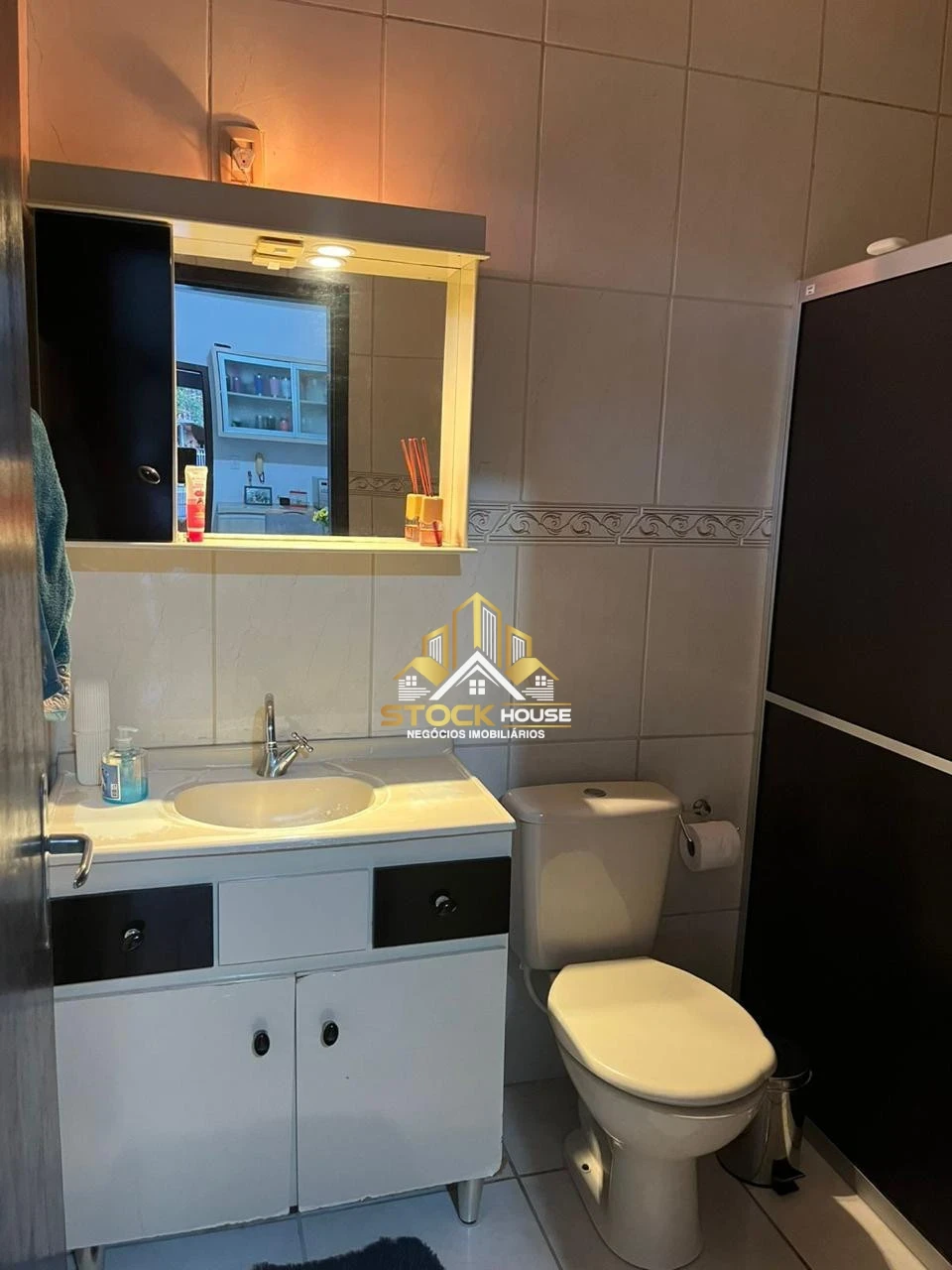 CASA SEMI MOBILIADA, 3 QUARTOS, A VENDA EM JOINVILLE