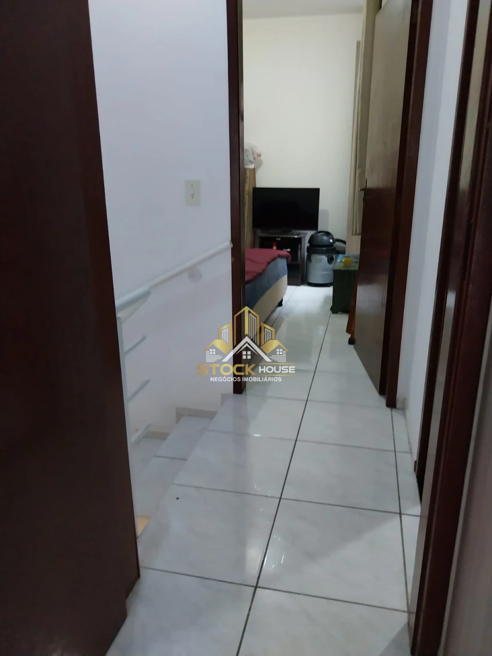 Sobrado Geminado semi mobiliado À Venda Guanabara Joinville