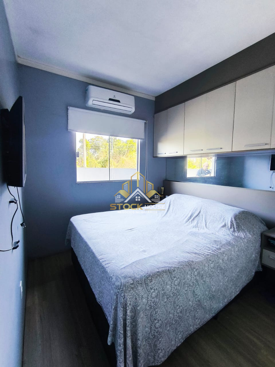 Imagens do imóveis CASA GEMINADA PLANTA BAIXA SEMI MOBILIADA BAIRRO AVENTUREIRO