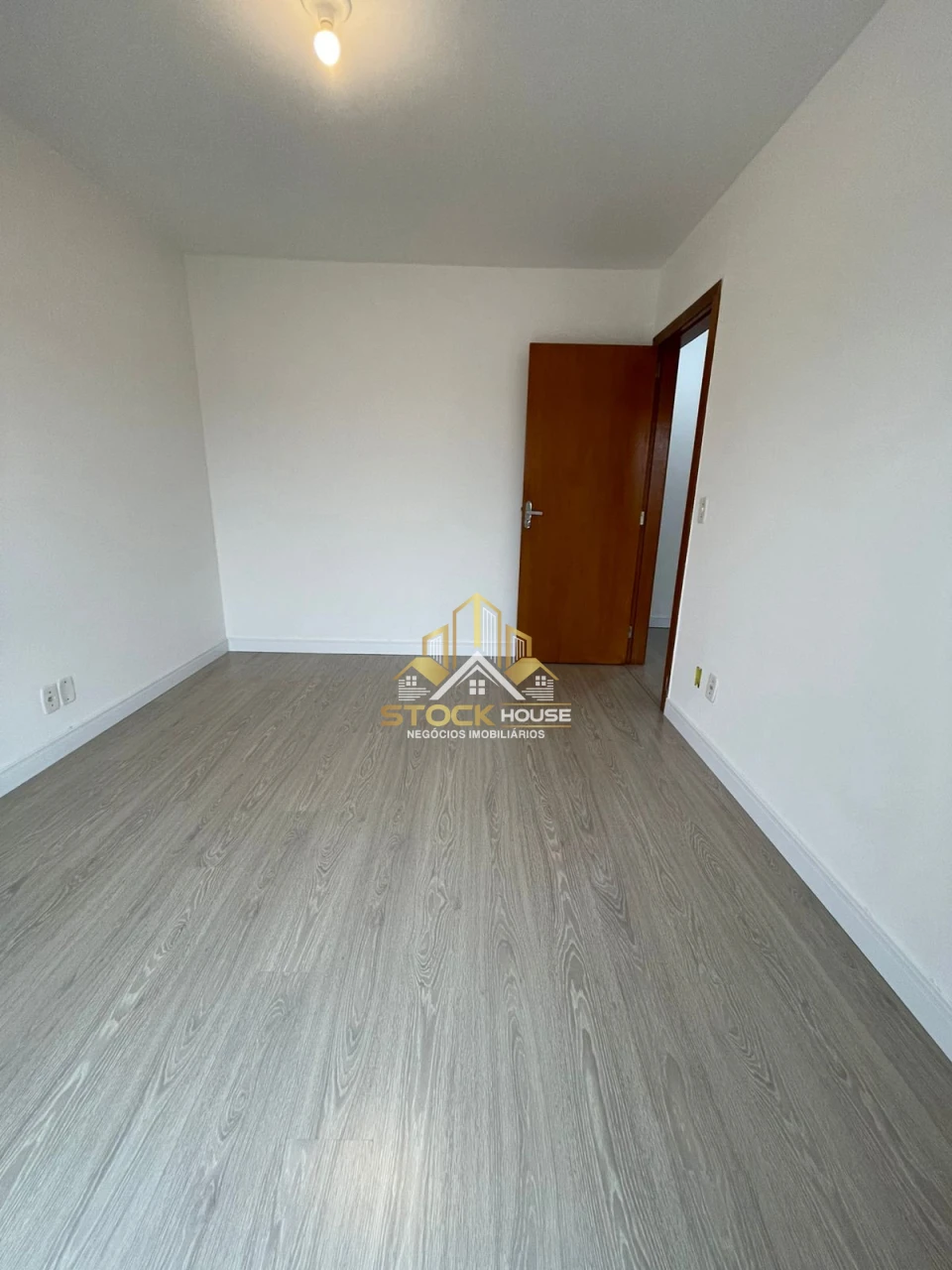 Imagens do imóveis SOBRADO GEMINADO 2 QUARTOS A VENDA EM JOINVILLE