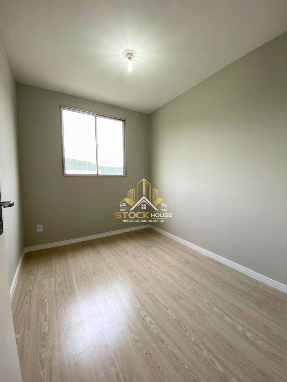 APARTAMENTO SEMI MOBILIADO, 2 QUARTOS, A VENDA EM JOINVILLE