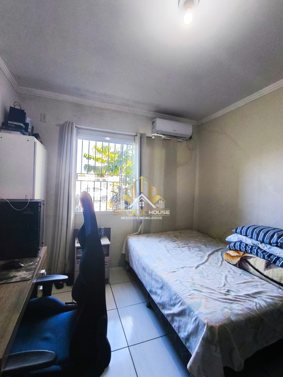 Imagens do imóveis OPORTUNIDADE CASA GEMINADA PLANTA BAIXA SEMI MOBILIADO BAIRRO ESPINHEIRO