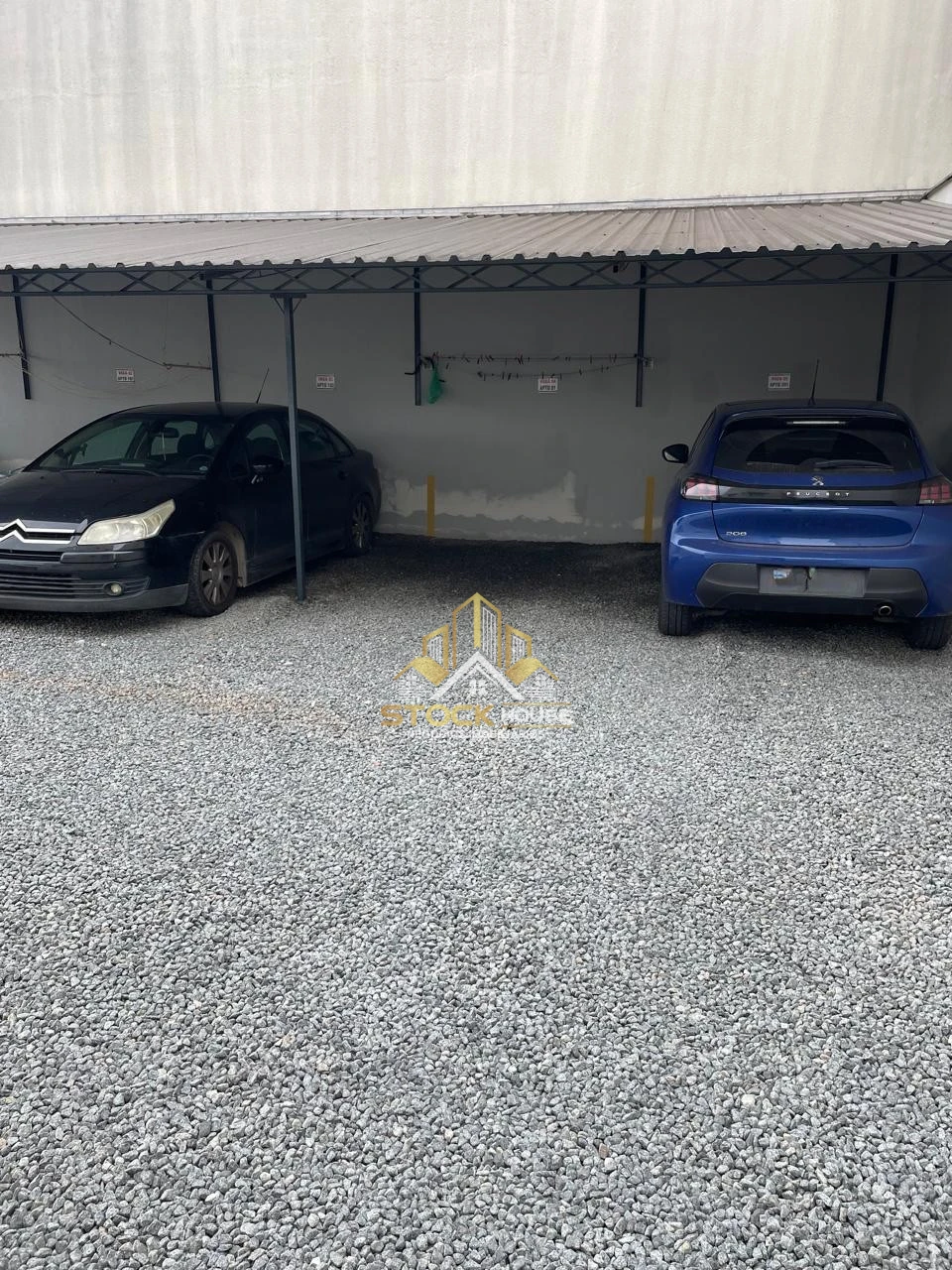 APARTAMENTO SEMI  MOBILIADO, 2 QUARTOS, A VENDA EM JOINVILLE