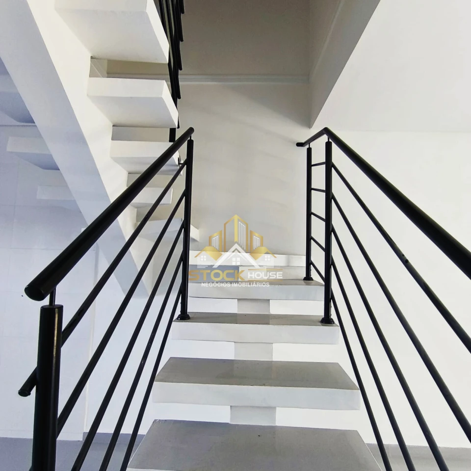 SOBRADO GEMINADO COM 2 SUÍTES, A VENDA EM JOINVILLE