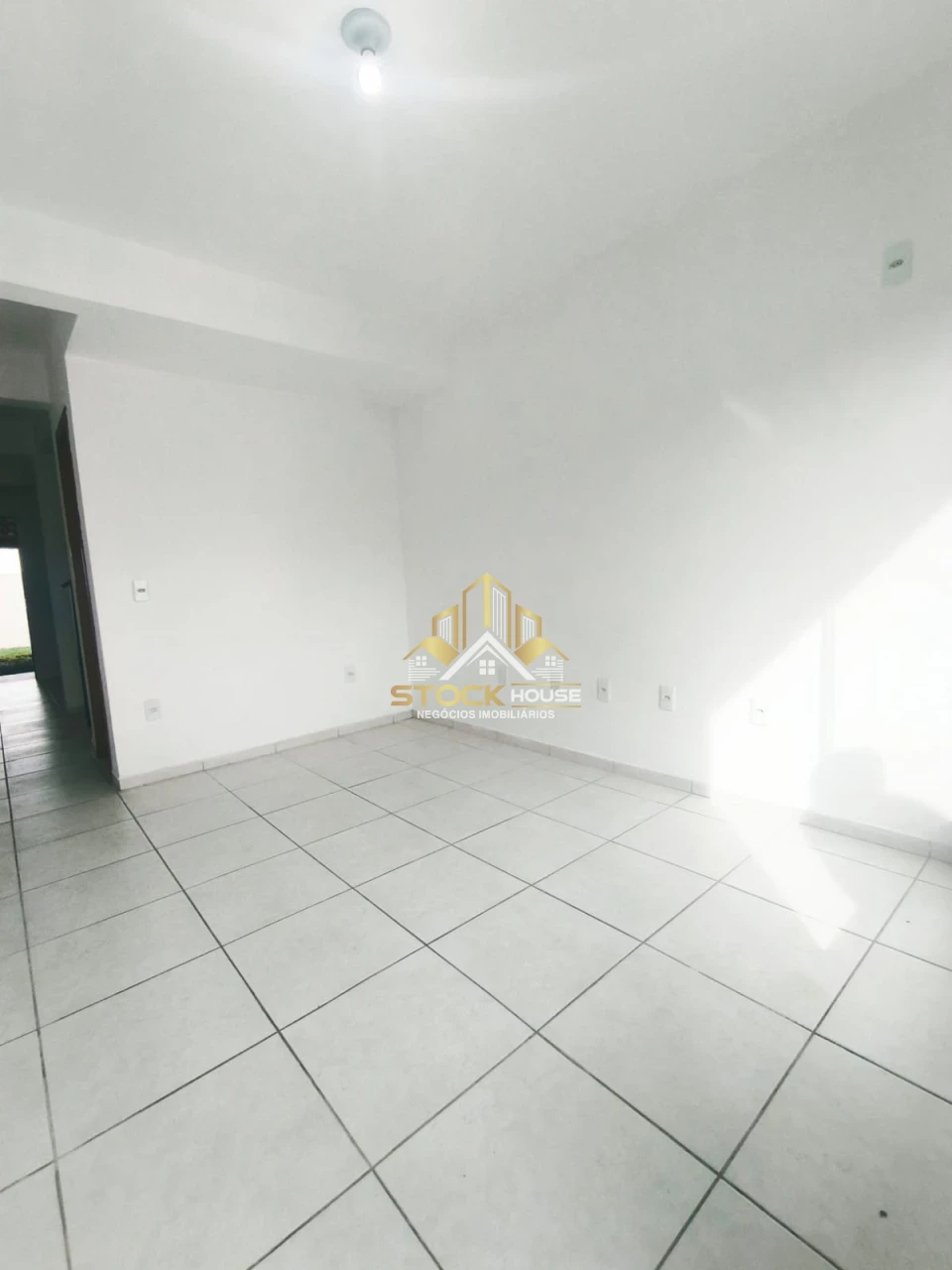 SOBRADO GEMINADO 2 SUITES